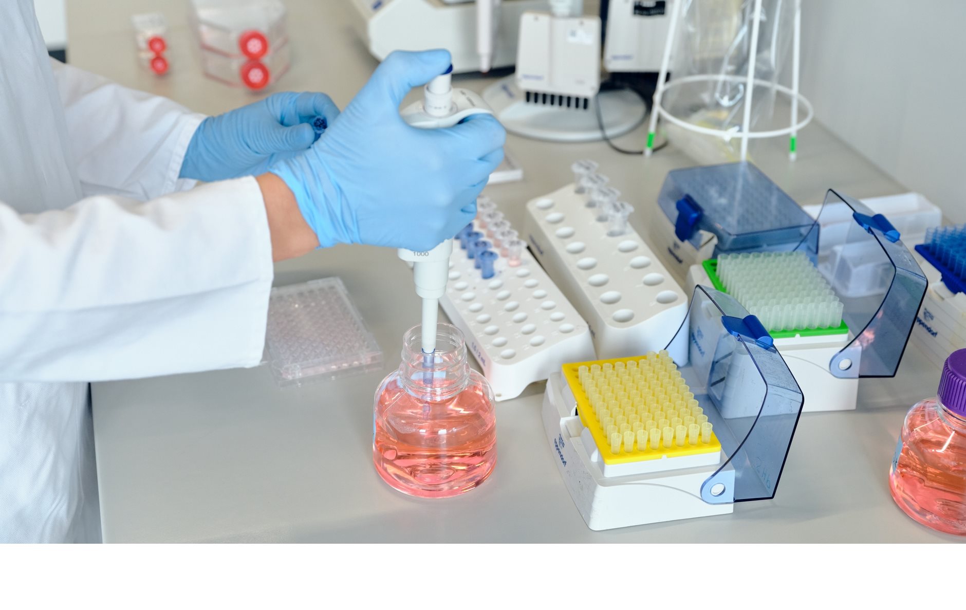 Mixing skincare products