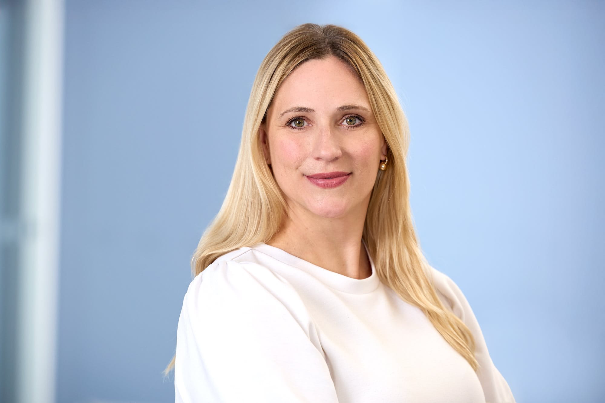 Portrait of woman smiling in the camera