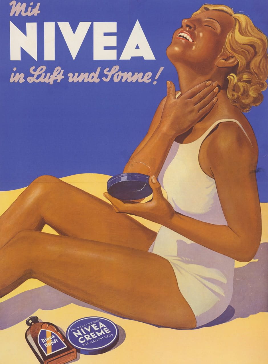 Advertising NIVEA Sun creme 1936: Woman is putting on sun creme