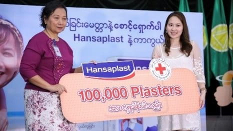 Hansaplast and Myanmar Red Cross Society hand over 100,000 plasters to schools