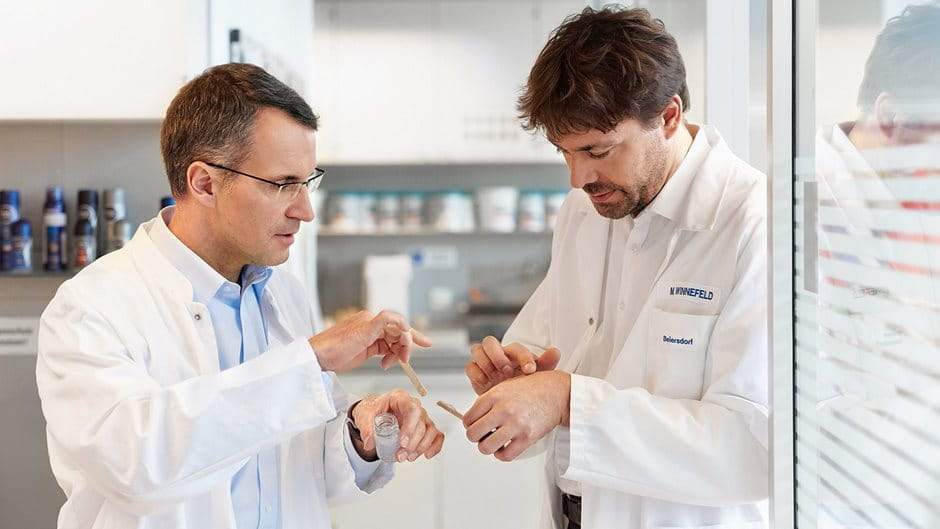 Dr. Thomas Raschke (r.) and Dr. Marc Winnefeld