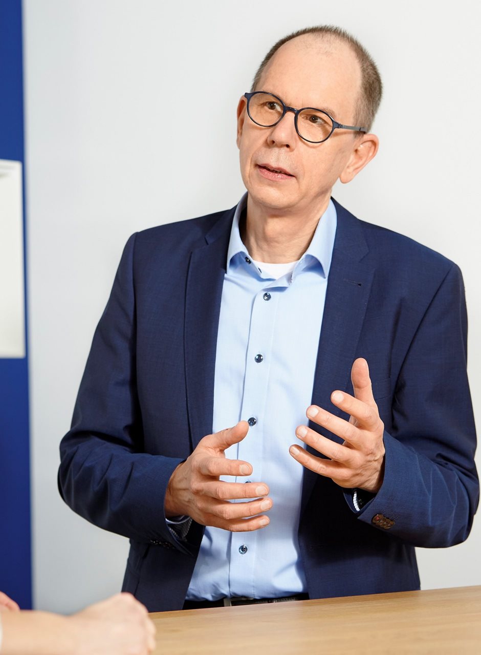 Norbert Menzel (Principal Packaging Technology)
