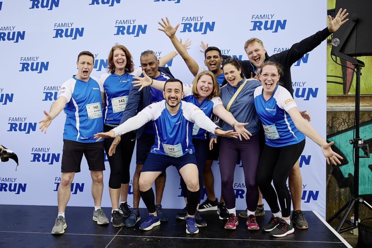 At the Hafencity Run, we start together as a team with colleagues, family and friends.