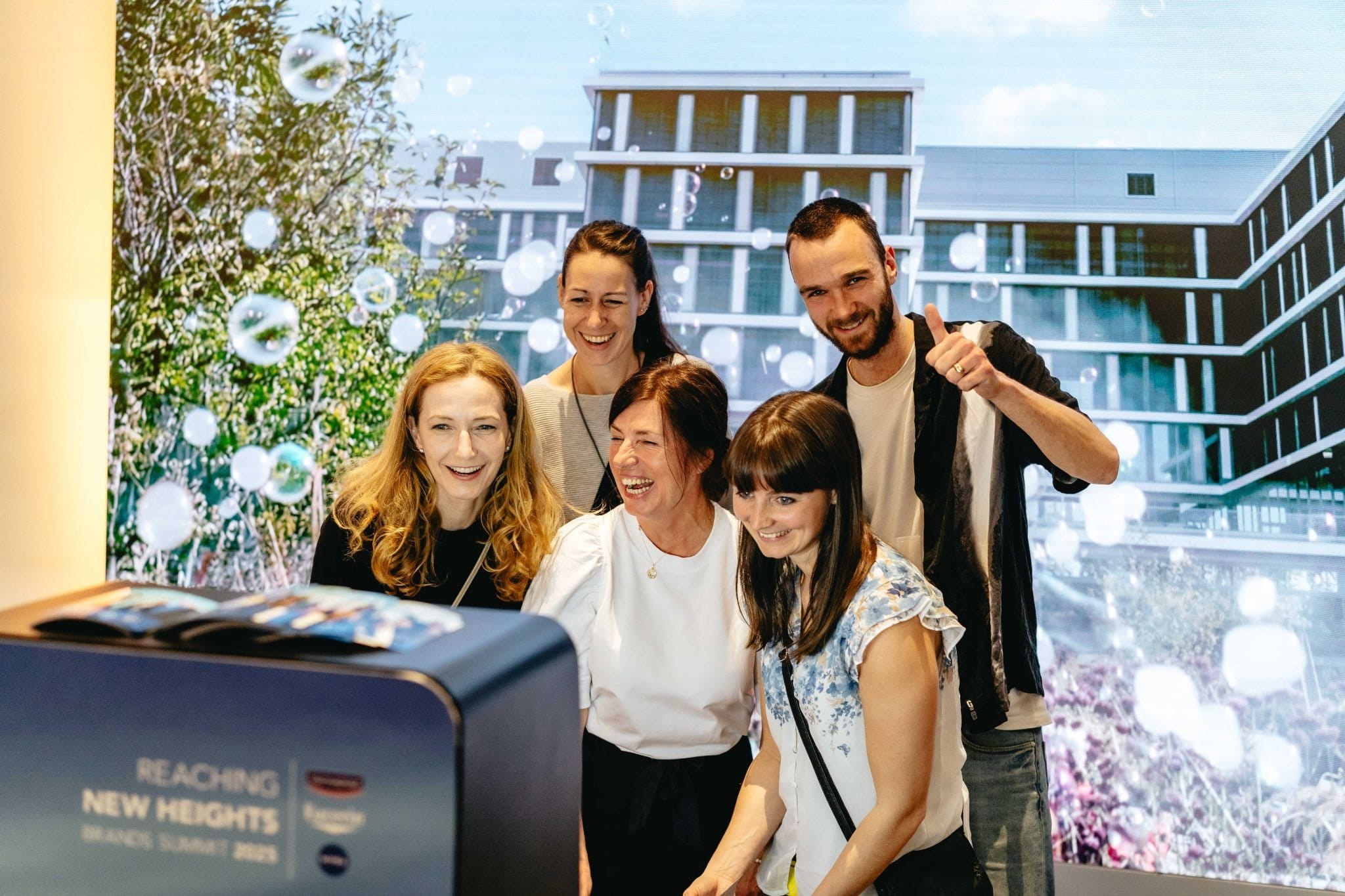 For the Open House Day, our headquarters opens its doors for the first time to welcome our families and friends.